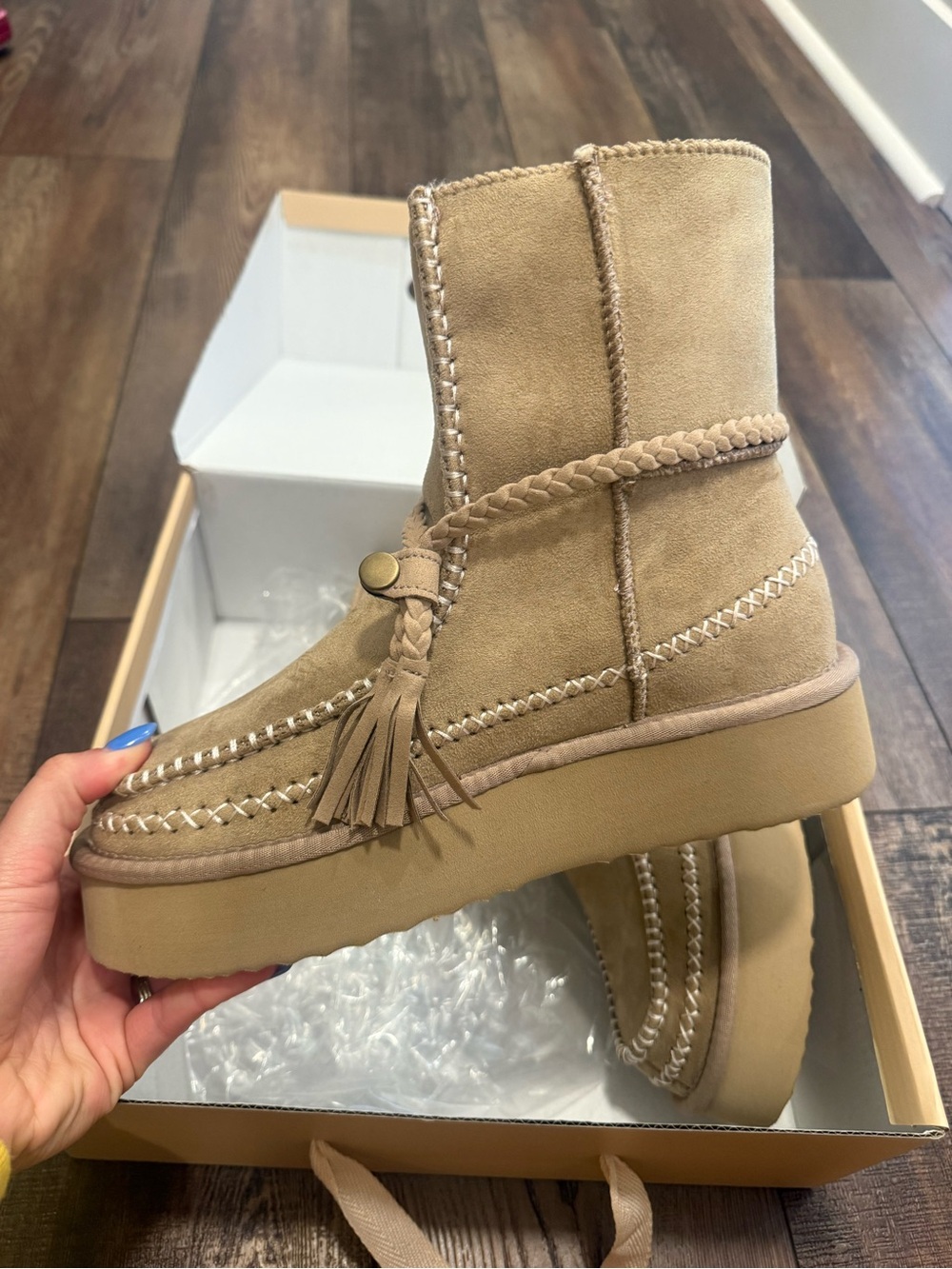 Shu by shushop Women’s winter boots with tassel